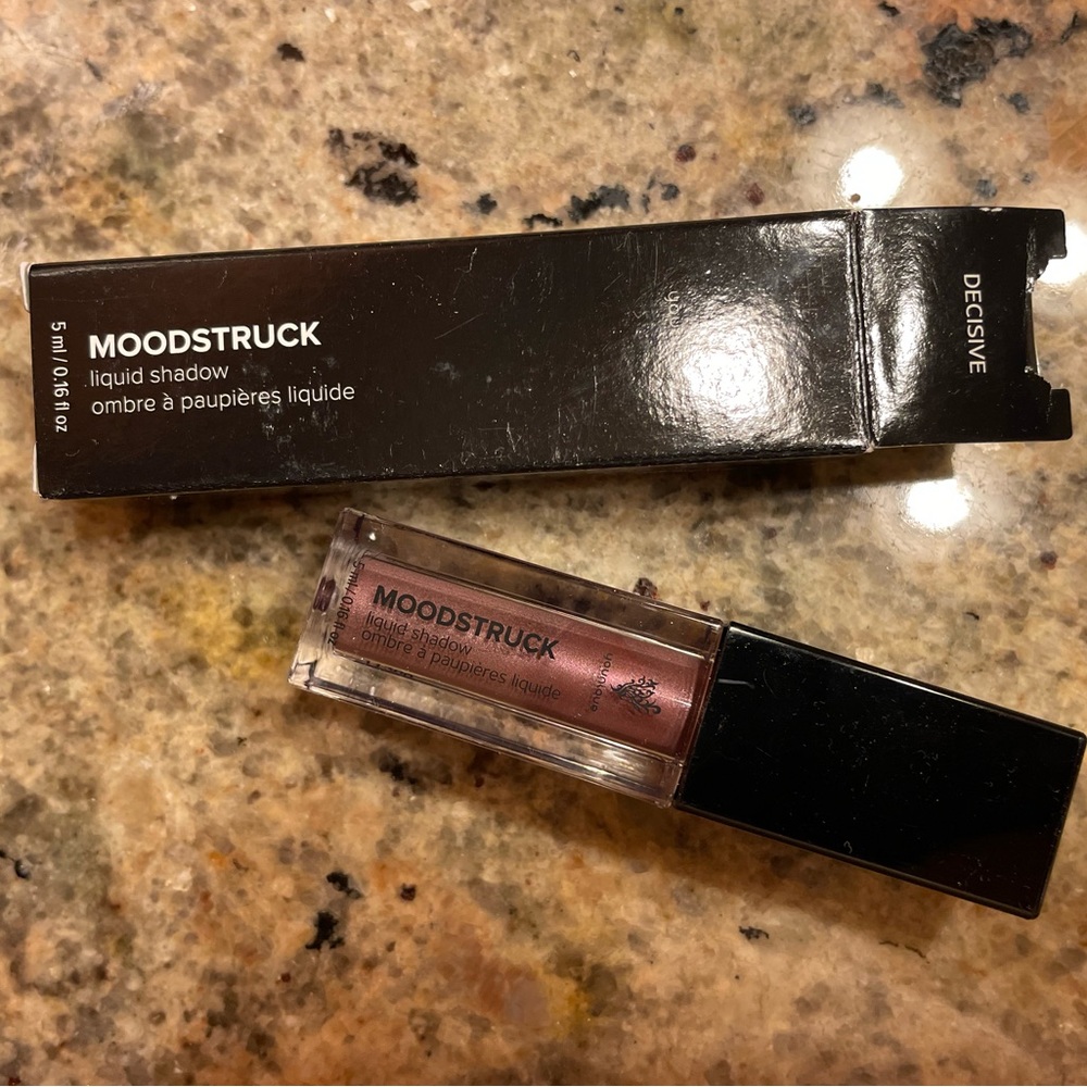 Younique Moodstruck Liquid Shadow